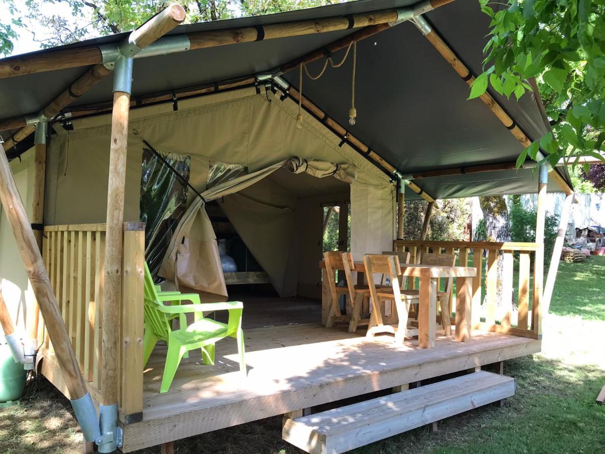 Camping Le Mondou Saint-Julien-de-Lampon Exterior photo