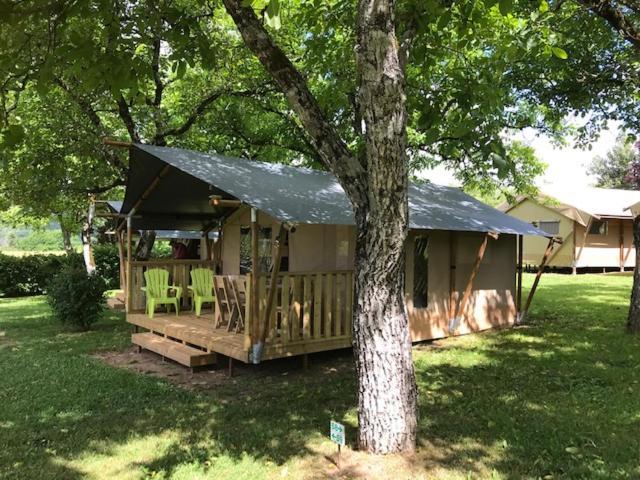 Camping Le Mondou Hotel Saint-Julien-de-Lampon Exterior photo